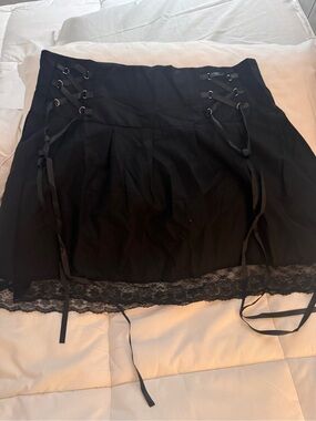 Black Lace-Trim Corset Detail Mini Skirt